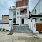 Contemporary 5 Bedroom Fully Detached Duplex For sale