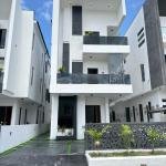 Contemporary 5 Bedroom Fully Detached Duplex For sale